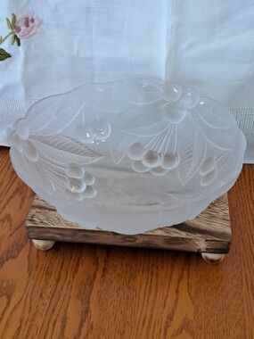 Vintage 90's Mikasa Frosted Glass Bowl with Leaf and Berry Motif